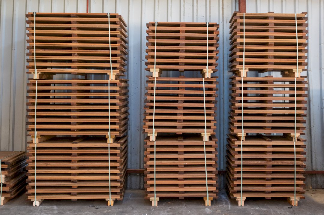 Dalles pré montées Wedeck après transformation - Facilité de stockage et manipulation aisée Dalles pré montées Wedeck après transformation - Facilité de stockage et manipulation aisée
